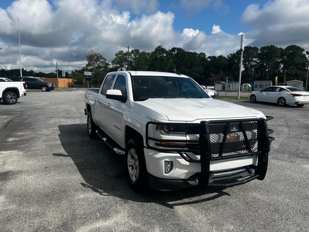 2018 Chevrolet Silverado 1500 LT photo 4