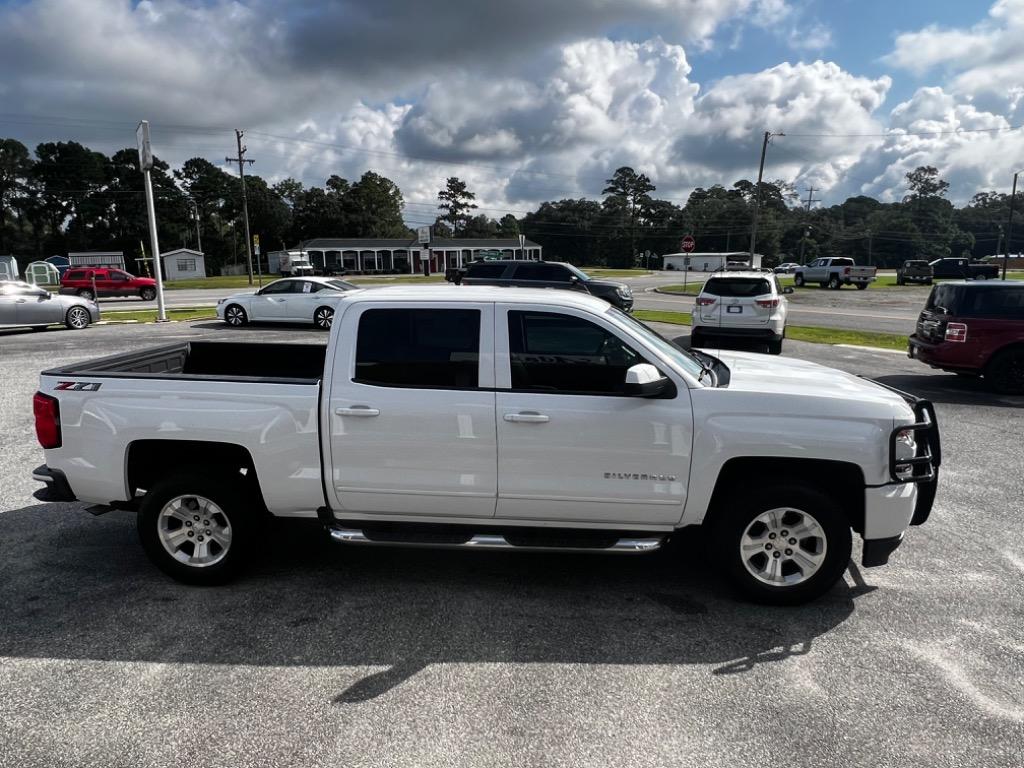 2018 Chevrolet Silverado 1500 LT photo 5