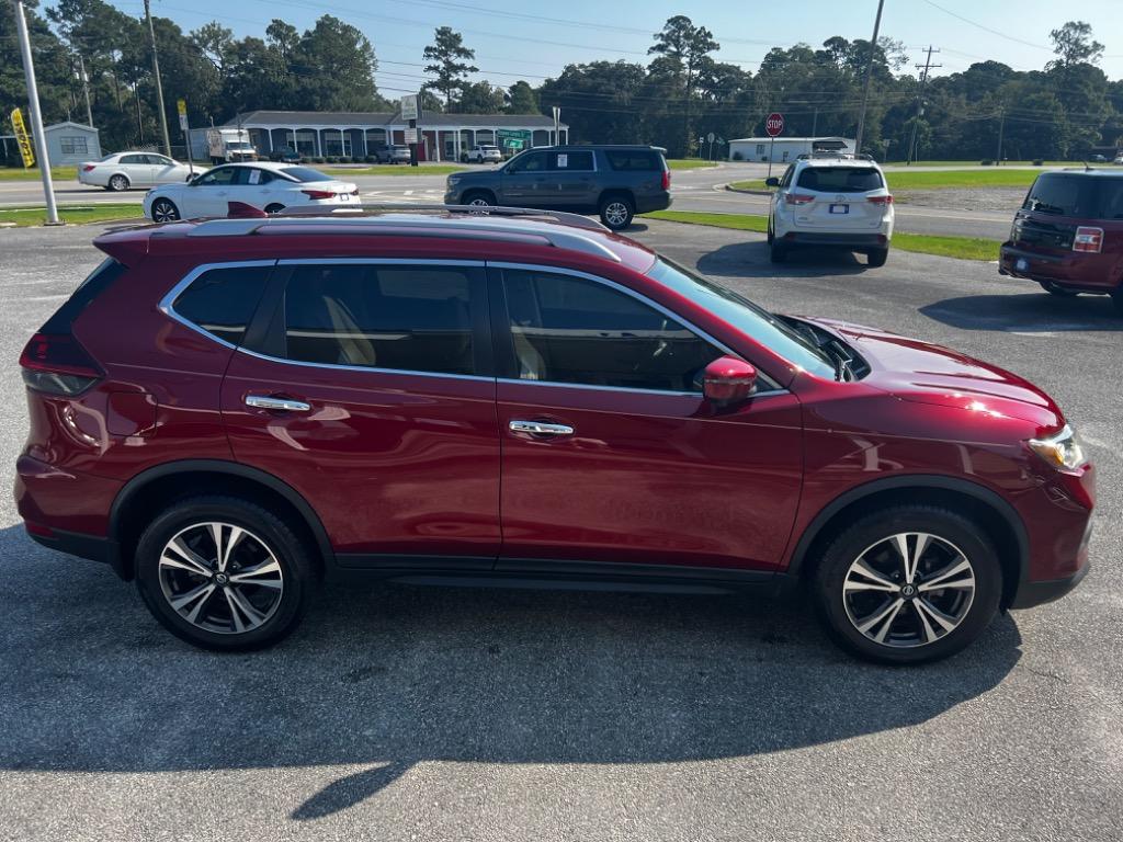 2019 Nissan Rogue SV photo 5