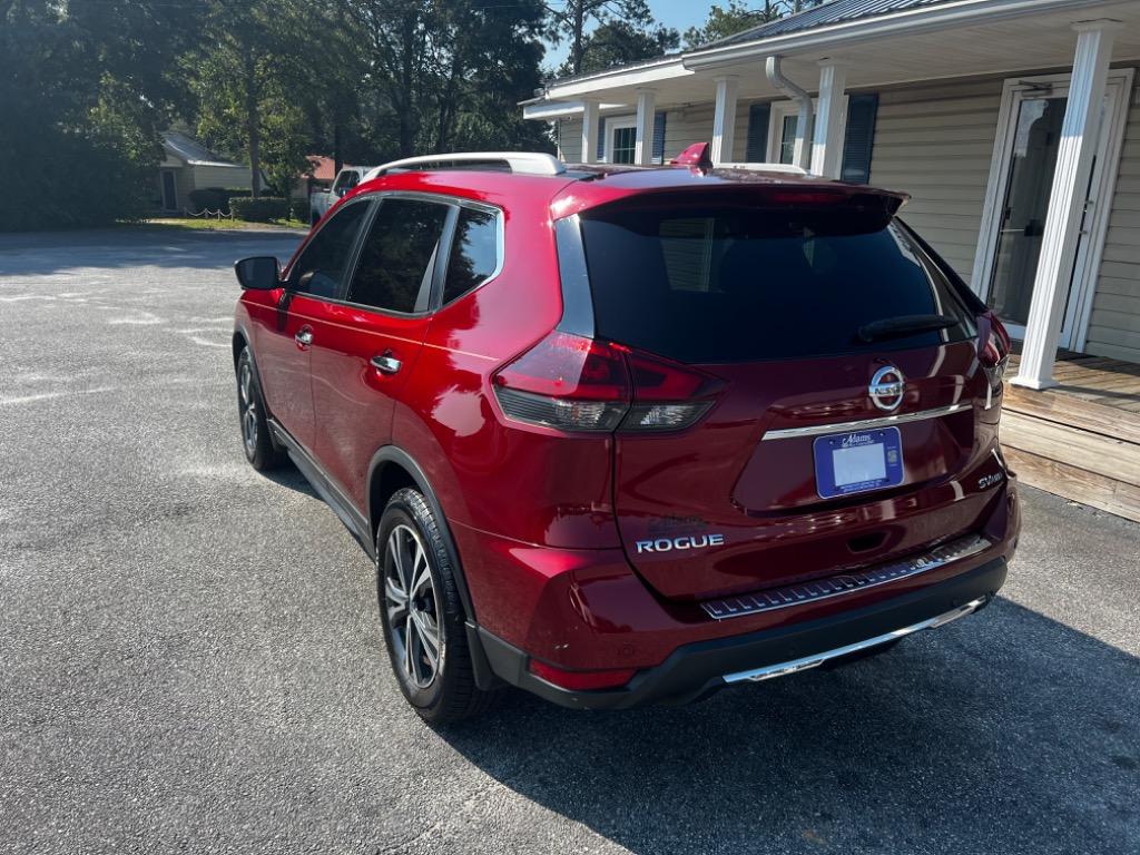 2019 Nissan Rogue SV photo 8