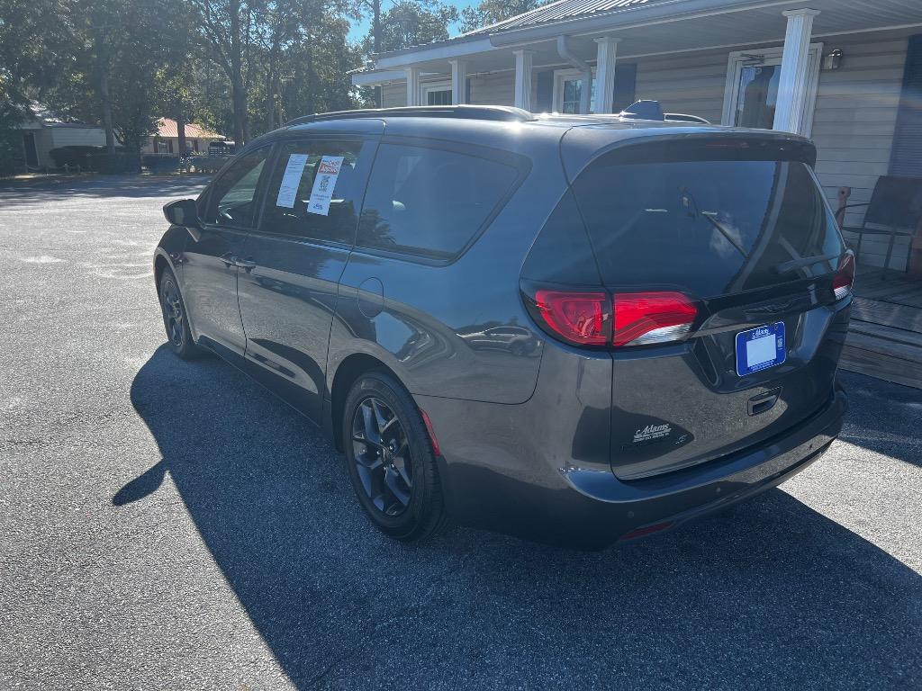 2018 Chrysler Pacifica Touring L photo 9