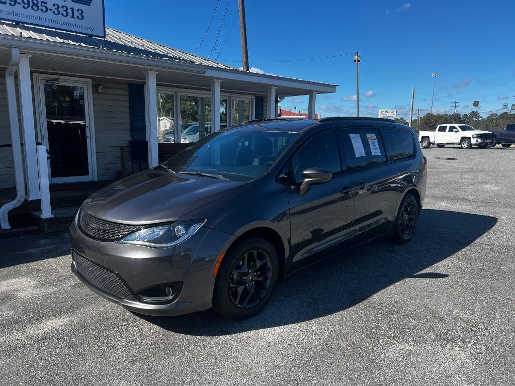 2018 Chrysler Pacifica Touring L photo 2