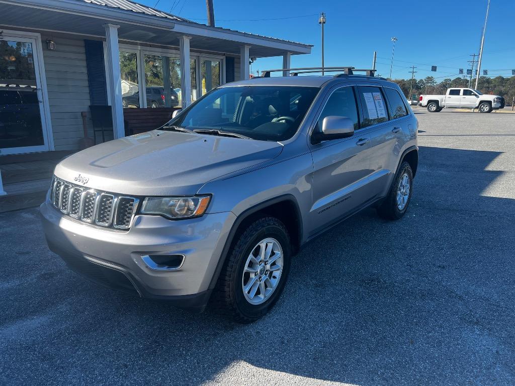 2018 Jeep Grand Cherokee Laredo E photo 2