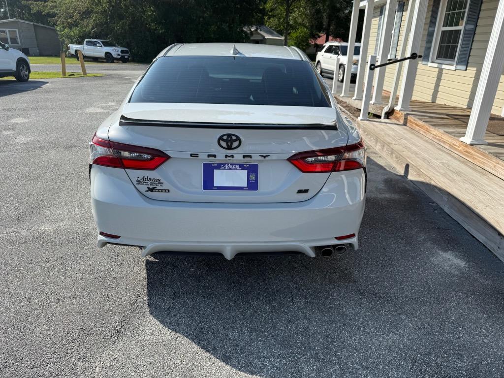 2022 Toyota Camry SE - Photo 7